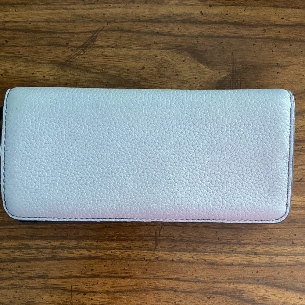 NWT MARC JACOBS LIGHT GREY GENUINE Leather Bifold Wallet Purse MSPR $165 Read - Picture 3 of 14